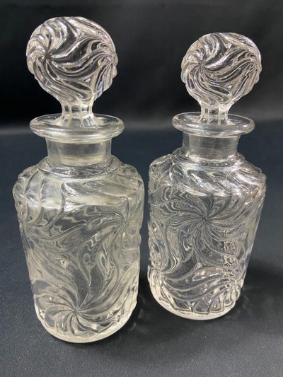 Paire flacons à parfum début XXe cristal SAINT LOUIS modèle Fleurs de violettes