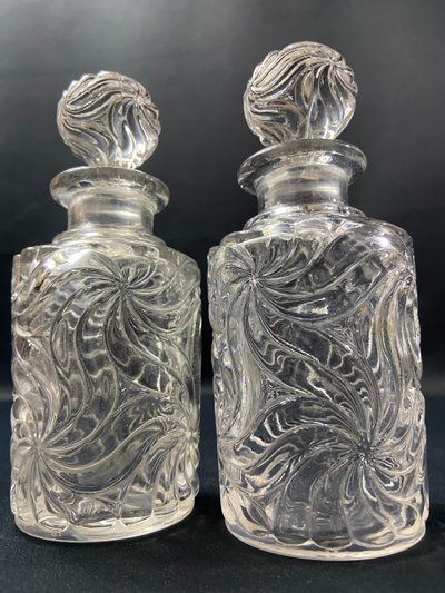 Paire flacons à parfum début XXe cristal SAINT LOUIS modèle Fleurs de violettes