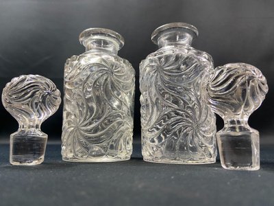 Paire flacons à parfum début XXe cristal SAINT LOUIS modèle Fleurs de violettes