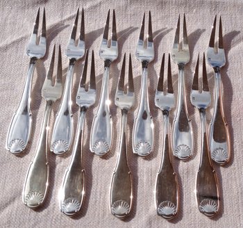 11 silver plated shellfish forks shell model