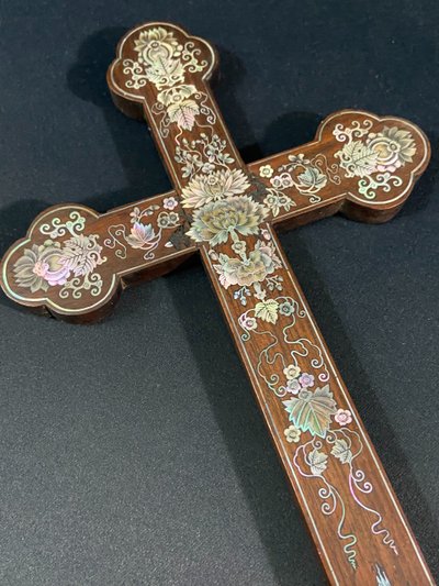 Mahogany apostolic cross inlaid with mother-of-pearl Macao Tonkin Indochina 19th century China