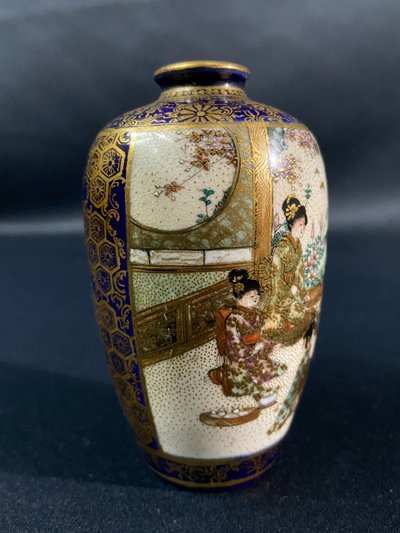 Small Satsuma earthenware vase Meiji Japan decorated with midnight blue & gold female figures