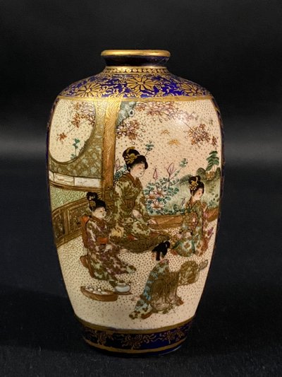 Small Satsuma earthenware vase Meiji Japan decorated with midnight blue & gold female figures