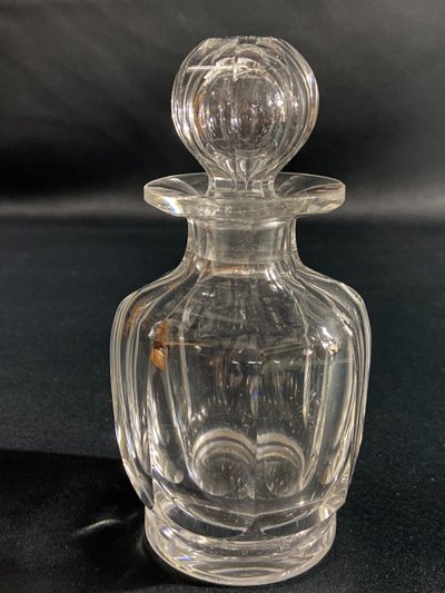 Large crystal perfume bottle signed Baccarat, Malmaison model