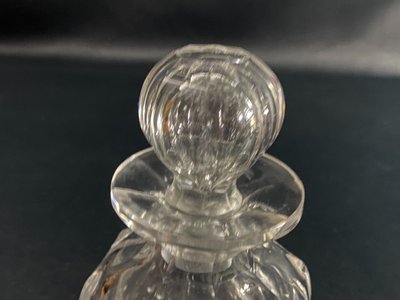 Large crystal perfume bottle signed Baccarat, Malmaison model
