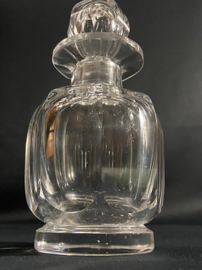 Large crystal perfume bottle signed Baccarat, Malmaison model