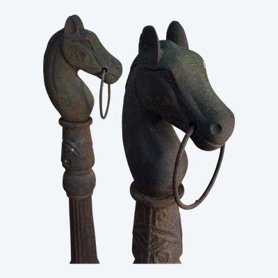 Cast-iron hitch bracket