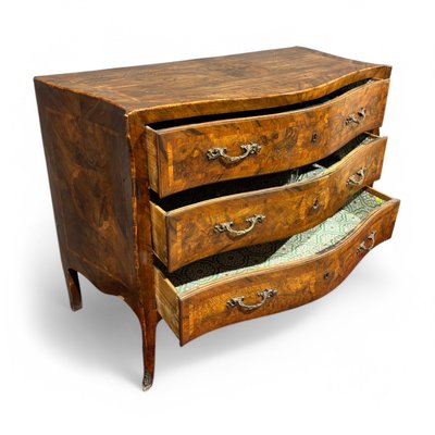 Importante commode marquetée Louis XV