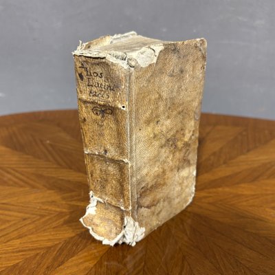 Livre ancien "Flos Latinitatis" de 1687