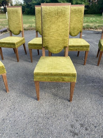 suite de 7 chaises art deco en chêne dans le style de Maurice Jallot, André Arbus, circa 1940