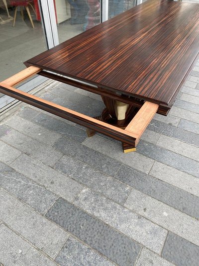 Baptistin Spade (1891-1969) elegant large Art Deco table in Macassar, parchment and bronze.
