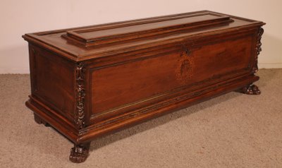 Coffre Cassone ou de mariage de la renaissance Italienne En Noyer -16° Siècle Avec Blason