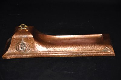 Federhalter aus gehämmertem Kupfer - Arts and Crafts-Bewegung, Anfang 20.