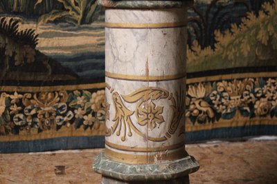 Bemalte Holzsäule, 19. Jahrhundert