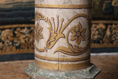 Bemalte Holzsäule, 19. Jahrhundert