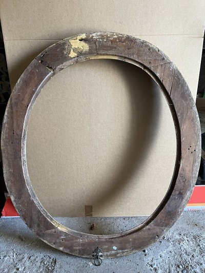 18th century oval frame in gilded wood