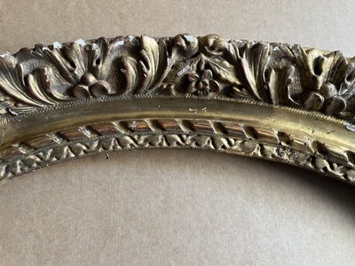 18th century oval frame in gilded wood
