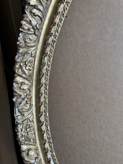 18th century oval frame in gilded wood