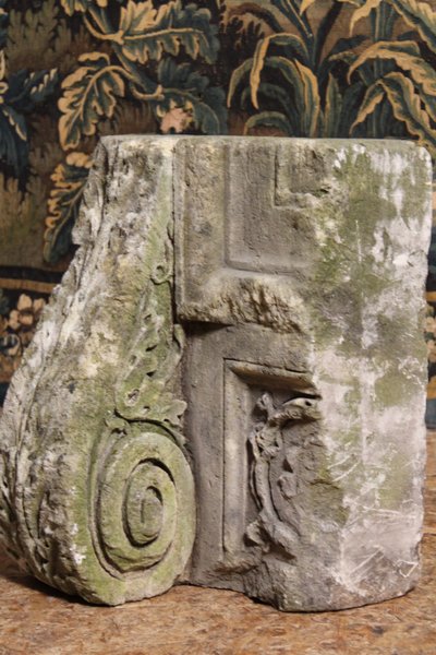  Elemento architettonico in pietra, ornamento da giardino, XVII-XVIII secolo