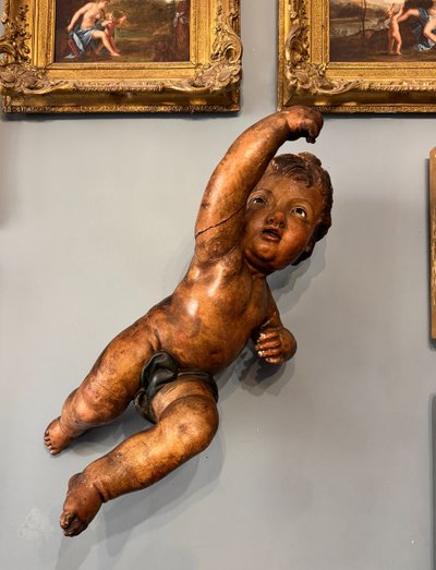 Putto aus geschnitztem Holz polychrom Italien 17. Jahrhundert H60