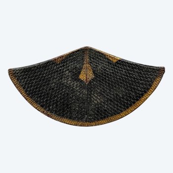 CHAPEAU d’ARME plat de samouraï Jingasa De type Nirayama - Japon - Fin de l’ère Meiji (1868-1912)