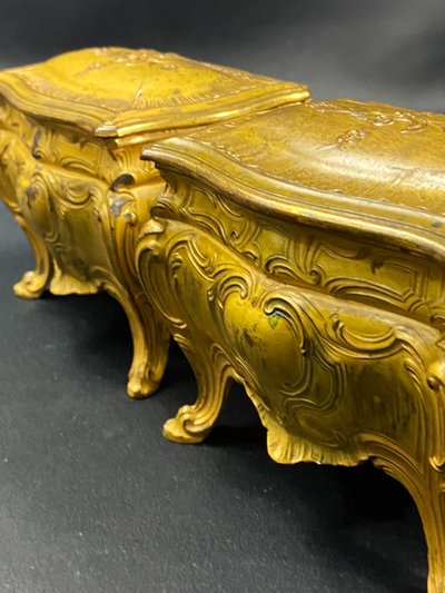 Coppia di portagioie in bronzo laccato giallo in stile Luigi XV, inizio XX secolo