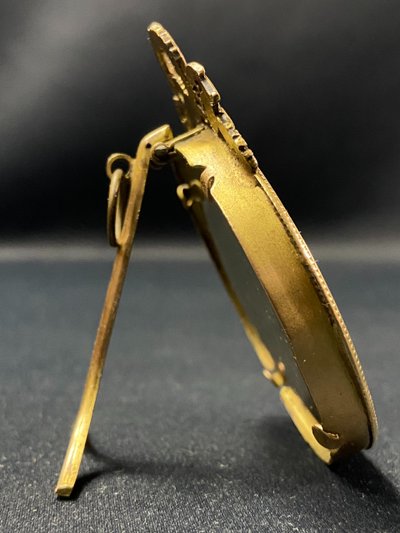Cadre miniature à poser ou à suspendre en bronze doré fin XIXe style Louis XVI
