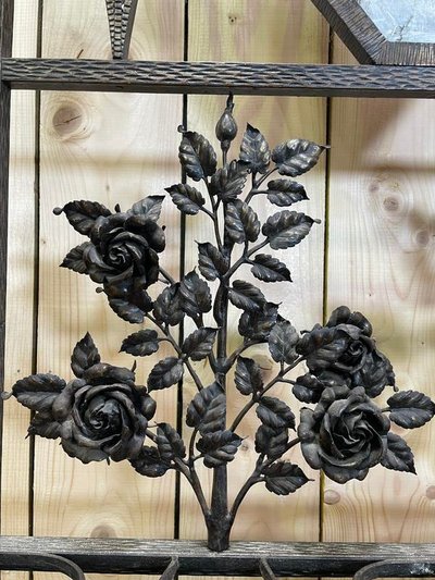 PACEMANTEAU - Art Nouveau cloakroom in hammered iron