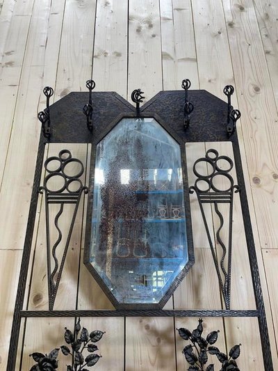 PACEMANTEAU - Art Nouveau cloakroom in hammered iron