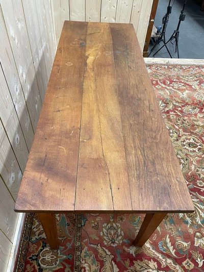 Table de ferme rustique à Yette 