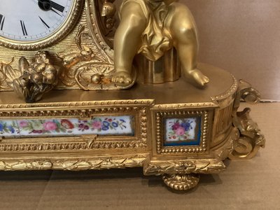 Louis XVI bronze clock