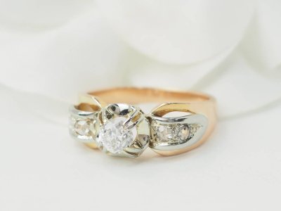 Anello Tank in oro rosa e bianco, diamanti