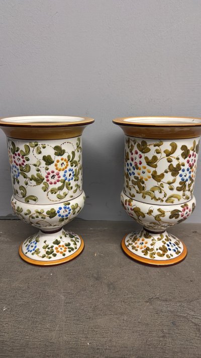 Coppia di vasi in maiolica dipinta metà '900 manifattura Firenze MTC h 24cm