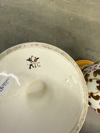 Coppia di vasi in maiolica dipinta metà '900 manifattura Firenze MTC h 24cm