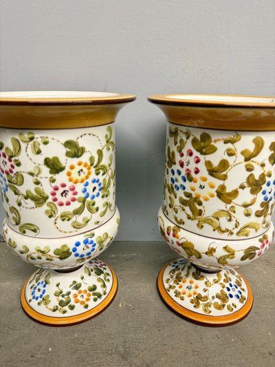 Coppia di vasi in maiolica dipinta metà '900 manifattura Firenze MTC h 24cm