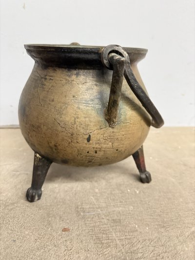 Chaudron antique à trois pieds, XVIIIe siècle, 25x23 cm