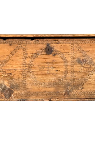 Cassapanca rustica incisa del 1800