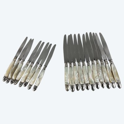Seriöse Messer mit Perlmuttgriffen 