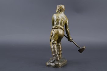 Bronzo raffigurante un operaio alla mazza, Andor Ruff (1885 - 1951)