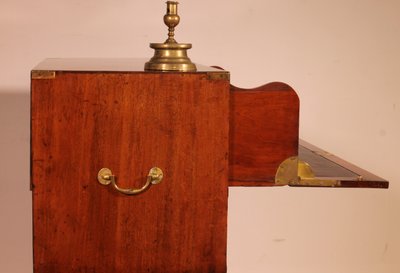 Cassettiera militare o navale in mogano biondo con scrittoio - XIX secolo