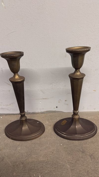 Pair of Art Deco candelabra candlesticks. 1940 in bronze, h28cm