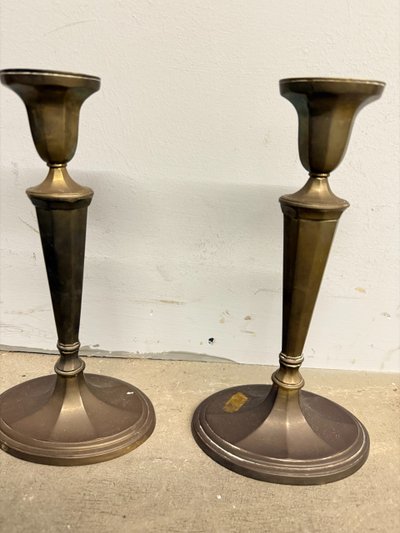 Pair of Art Deco candelabra candlesticks. 1940 in bronze, h28cm