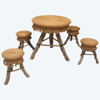Volkskunstwerk. Tischset, 4 Hocker aus Baumstämmen, Bast, um 1970