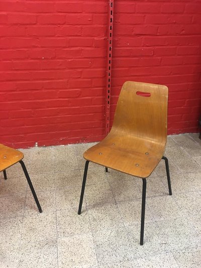 Suite De 6 Chaises Empilables En Bois Thermoformé, Circa 1950