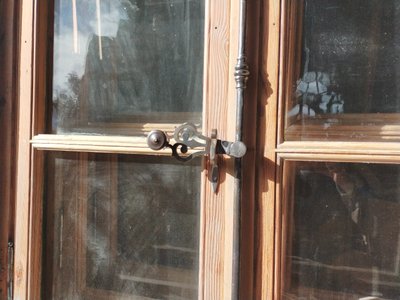 5 Fenêtres Anciennes En Pitchpin Complètes Cadre Et Espagnolette Porte Vitrine Bibliothèque