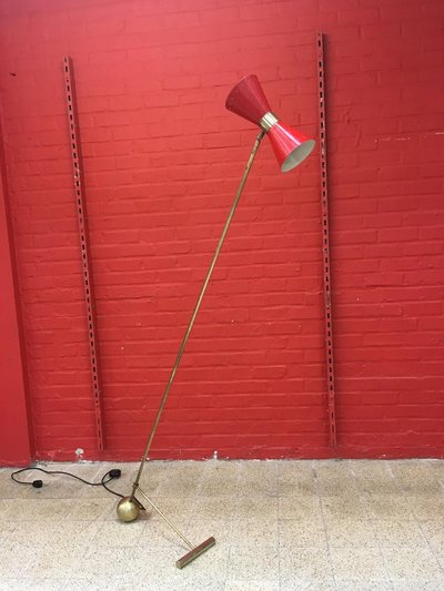 Lampada da terra vintage in ottone e metallo laccato, Italia circa 1950/1960