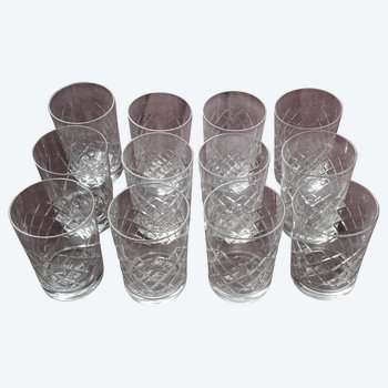 Beautiful and elegant suite of 12 crystal orangutan glasses