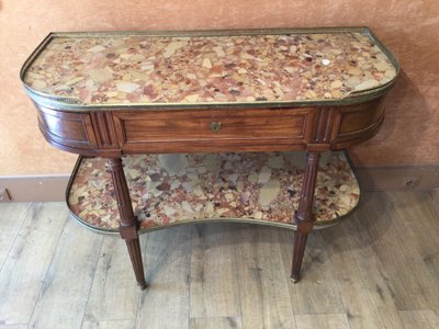 Une console desserte Louis XVI en acajou