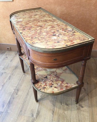 Une console desserte Louis XVI en acajou