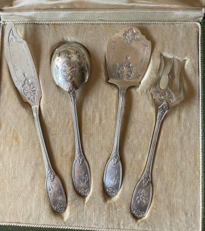 4 couverts à hors d'oeuvre
